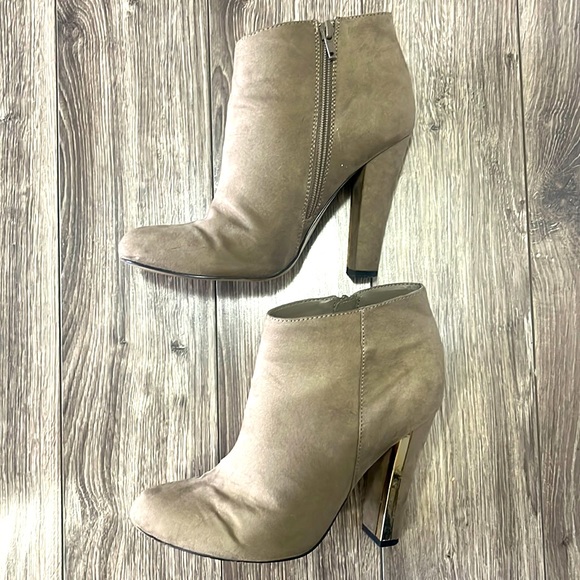 Spring Nude Suede Booties - size 8.5 - Picture 3 of 6